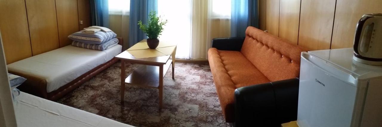 Hotel Egm-Lazy Extérieur photo
